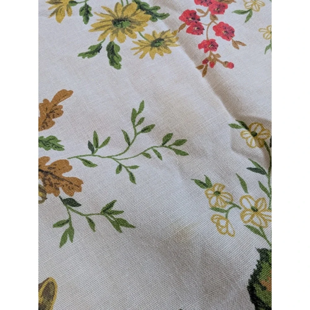 Vintage Christmas Holiday Trumpets & Holly Berry Design Round Tablecloth‎ 5ft